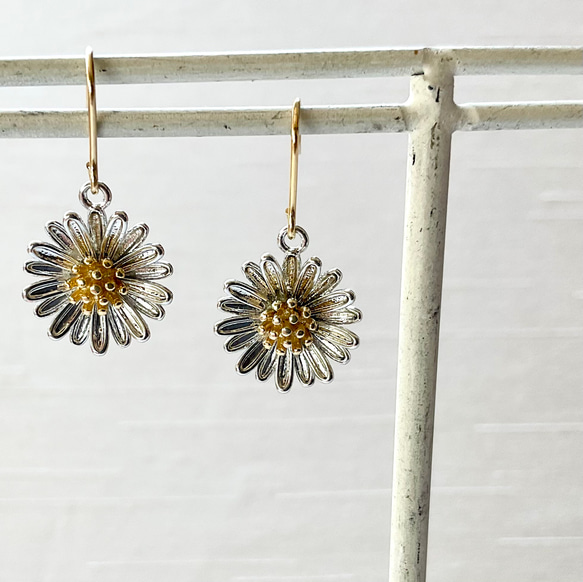 デイジー ピアス シルバー&ゴールド ピアス（フック・チェーン