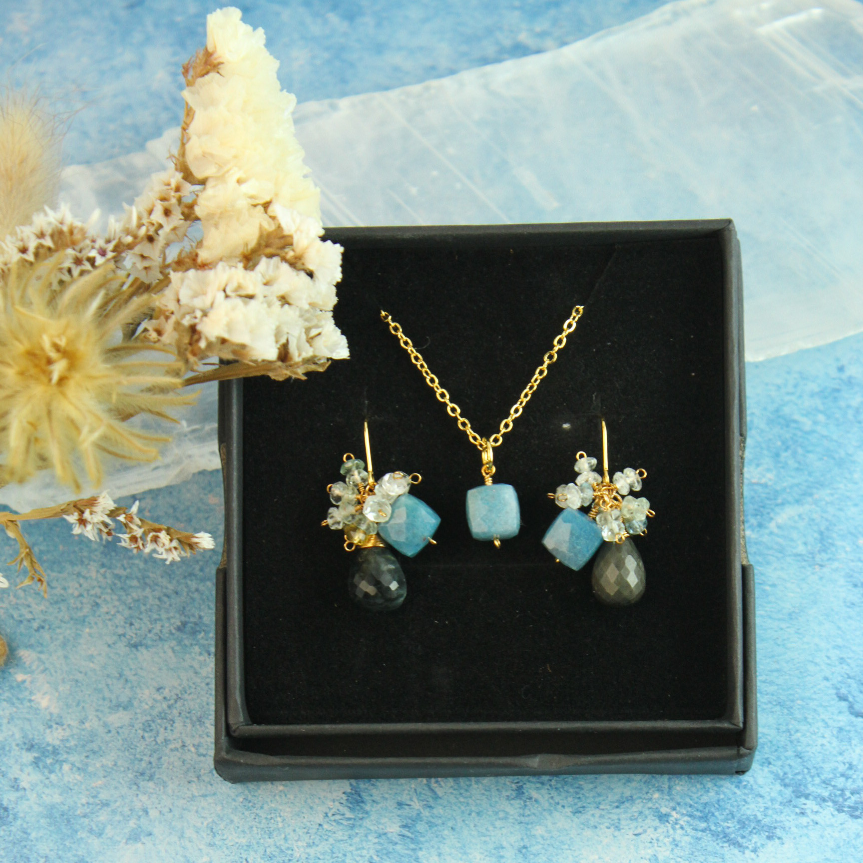 【福袋】トロレアイト　ブラックキャッツアイクォーツ　アクアマリン　ネックレス・耳飾りセット