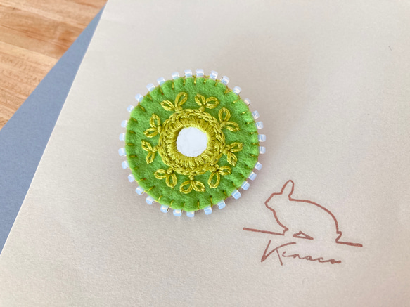 ミラーワーク刺繍のブローチ ブローチ Kinaco 通販 15315279