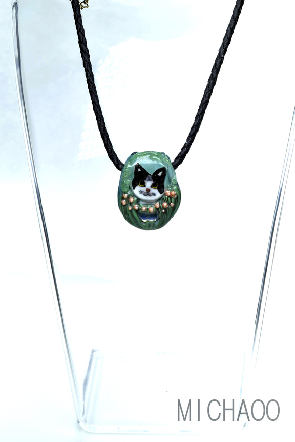 ネコのトンボ玉　ガラスのジュエリー　ペンダントトップ（10585-479）cat beads 作家物一点物 3枚目の画像