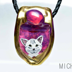 ネコのトンボ玉　ガラスのジュエリー　ペンダントトップ（10591-479）cat beads 作家物一点物 1枚目の画像