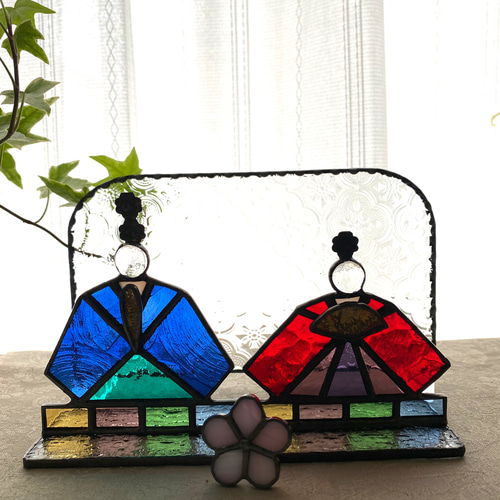 ブルー・レッドのガラスのお雛様♢ステンドグラス サンキャッチャー