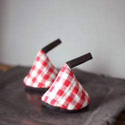 三角鍋つかみ　2個セット　リトアニアリネン　赤　チェック　北欧雑貨　キッチン雑貨 4枚目の画像
