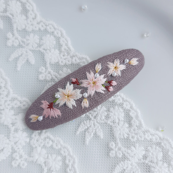 大人可愛い 桜の季節 刺繍パッチンピン　桜刺繍パッチン留め　桜ヘアピン 6枚目の画像