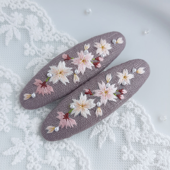 大人可愛い 桜の季節 刺繍パッチンピン　桜刺繍パッチン留め　桜ヘアピン 1枚目の画像