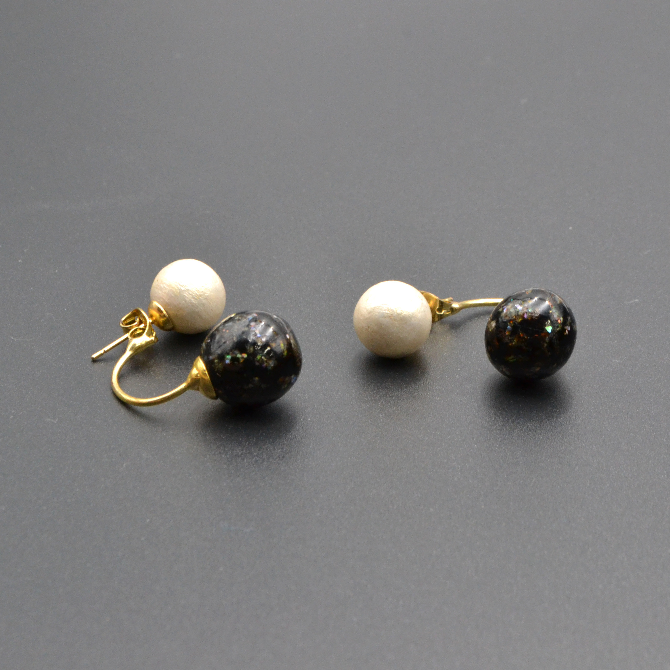 天然素材螺鈿＋ コットンパール　ピアス