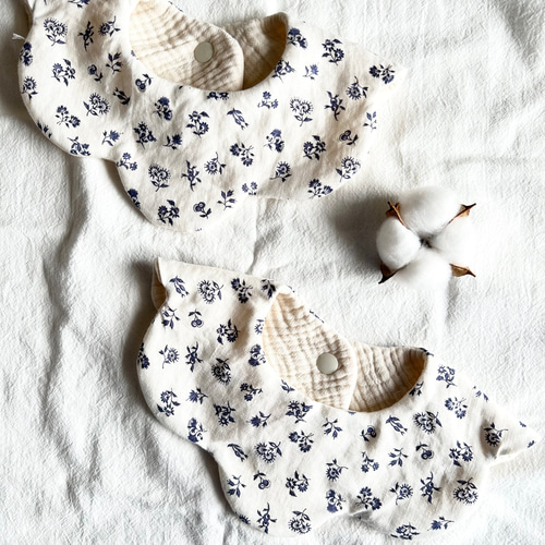 antique flower bib ／white -リバーシブルスタイ プチギフト 誕プレ