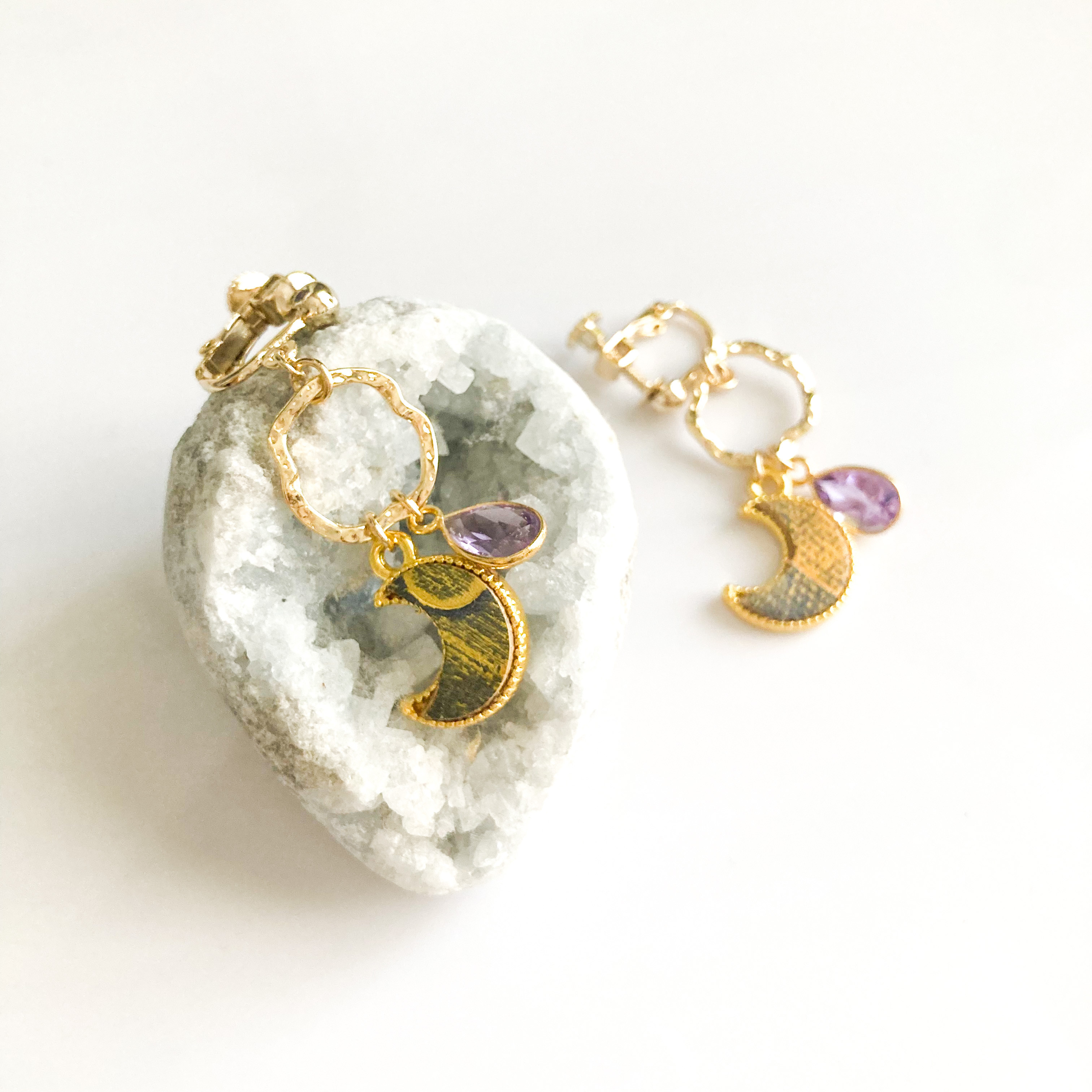 月と雫 『2月誕生石アメシスト』レザーイヤリング ムーン イヤリング