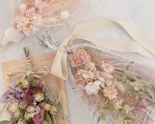春満開ドライフラワースワッグ⚘*⋆華やかな春の花々✿*:coral pink スワッグ（ドライフラワー花束） ピンク Mサイズ｜花ギフト