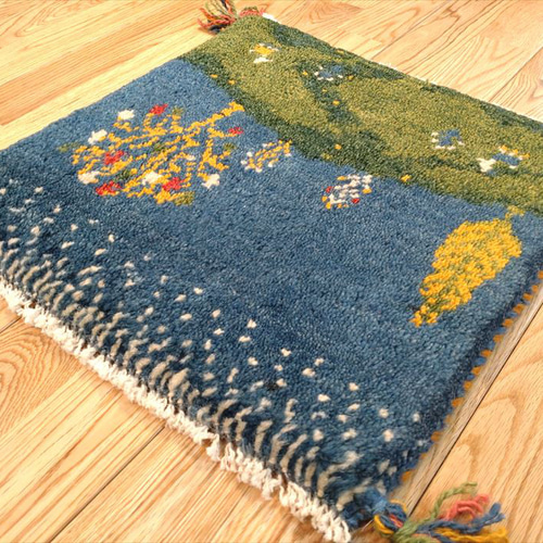 ペルシャ ギャッベ ミニマット 40x39 青空 ザクロの木 糸杉 風景