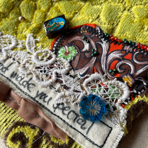 【山中です】三味線 本体 ケース付き　金色刺繍付き　アンティーク Yahoo!オークション -「antique」(三味線) (和楽器)の落札相場