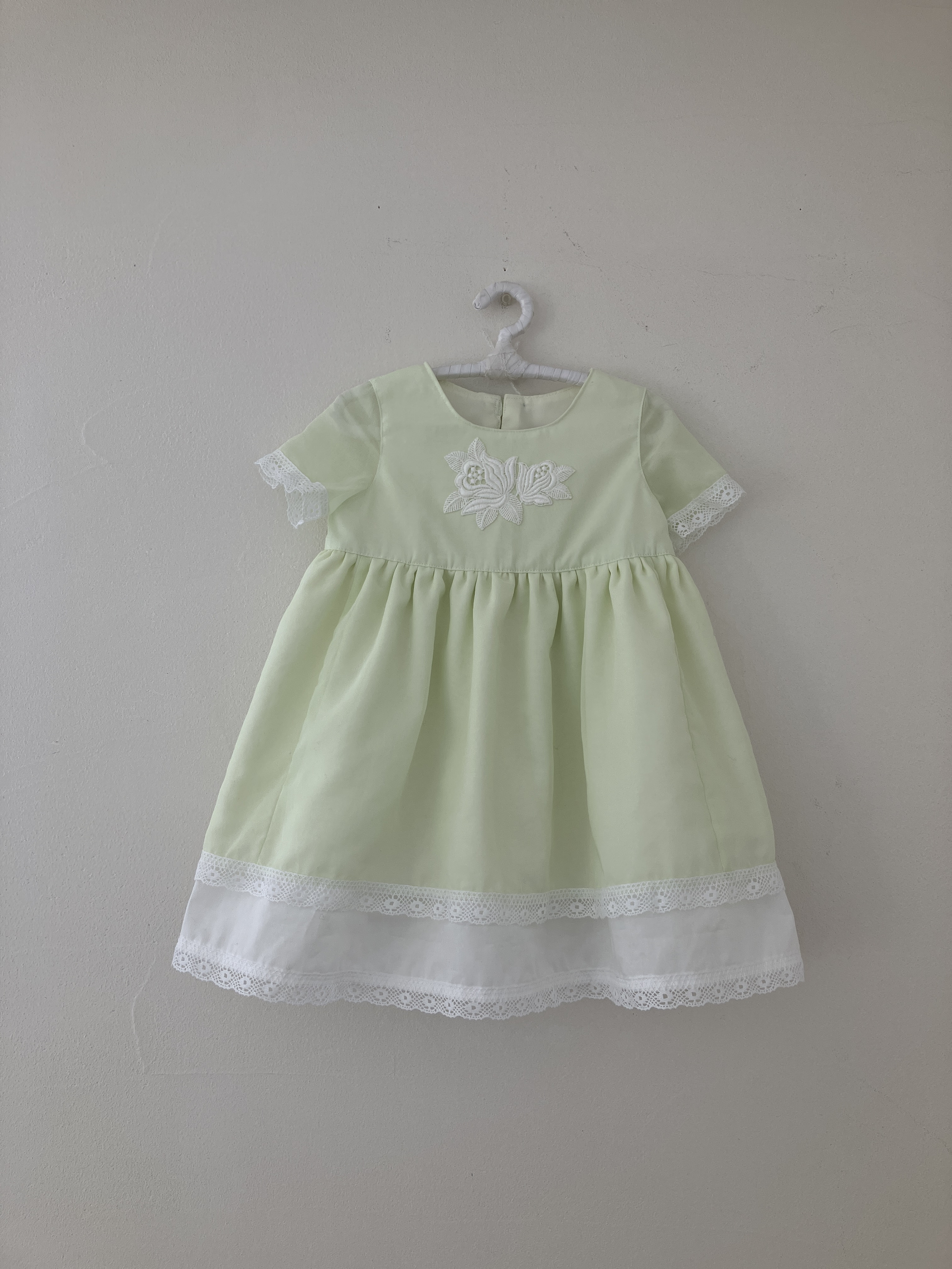 子供服　女の子ワンピース　２段スカート　size90