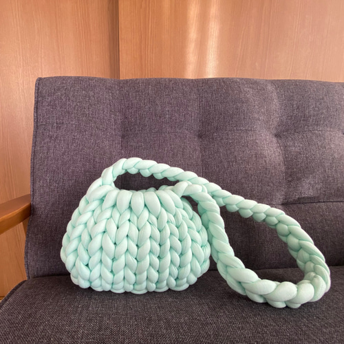 ハンドメイド BIG マンドゥちゃんショルダーバッグ チャンキーニット ハンドメイド ショルダーバッグ 超極太ヤーン