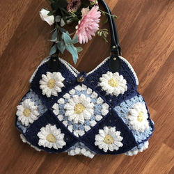 マーガレットモチーフのグラニーバッグ（ブルー）★手編み 編み物 1枚目の画像