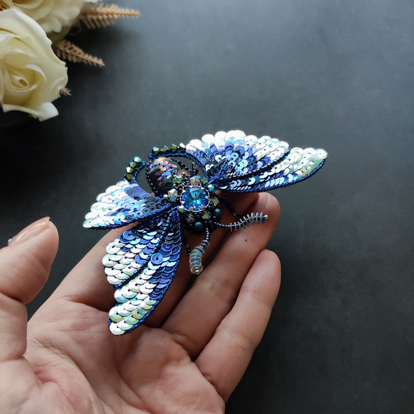珠繡立體昆蟲胸針-寶藍飛蛾胸針 第2張的照片