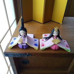 粘土の雛人形　ピンクの春色ひな祭り　樹脂粘土のお雛様　送料無料 2枚目の画像
