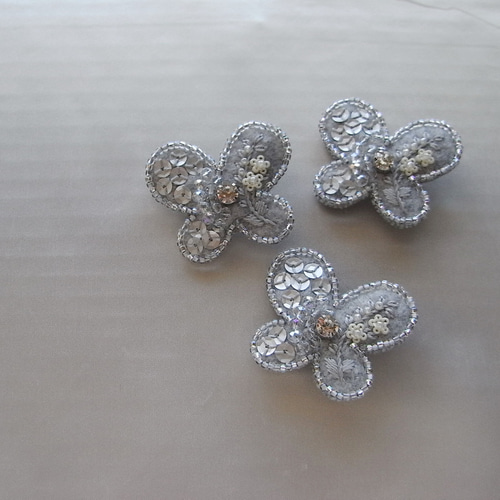 花蝶+silver ビーズ刺繍ブローチ ブローチ 月とザリガニ 通販