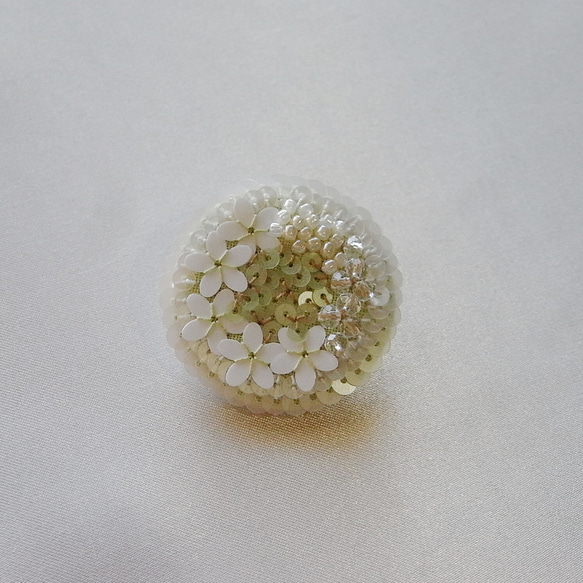 ニョロニョロさま 【ご確認用】ビーズ刺繍ブローチ - メルカリ
