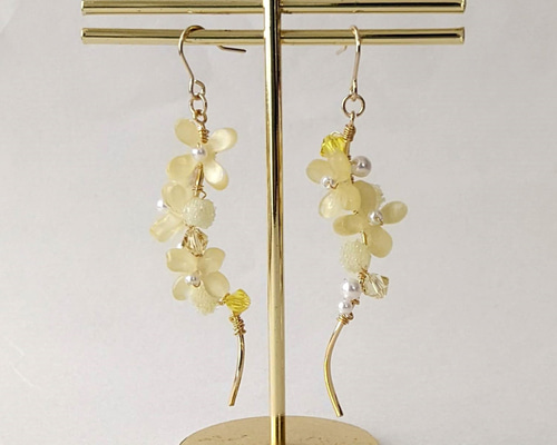 期間限定】 菜の花のピアス（イヤリング可） ピアス（フック・チェーン