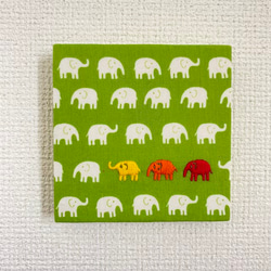 10cmx10cm ファブリックパネル　象/緑（アートパネル） 1枚目の画像
