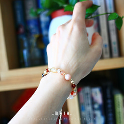 Molla 暖暖棕橘系金草莓太陽石茶晶手環（手工訂製-可調硬式手環） 第2張的照片