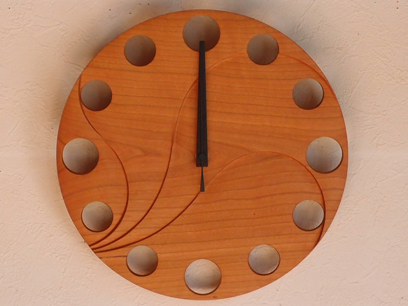 無垢の木の電波掛け時計　チェリー　０００１ 1枚目の画像