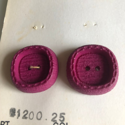 アンティーク ボタン 2個　ビンテージ 昭和 レトロ 個性的 ハンドメイド素材 日本製 ポップ アクセ 紫　ワインレッド 4枚目の画像