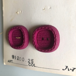 アンティーク ボタン 2個　ビンテージ 昭和 レトロ 個性的 ハンドメイド素材 日本製 ポップ アクセ 紫　ワインレッド 2枚目の画像