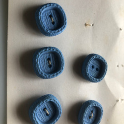 アンティーク ボタン 6個　ビンテージ 昭和 レトロ 個性的 ハンドメイド素材 日本製 ポップ アクセ 水色　ブルー 3枚目の画像