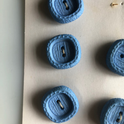 アンティーク ボタン 6個　ビンテージ 昭和 レトロ 個性的 ハンドメイド素材 日本製 ポップ アクセ 水色　ブルー 4枚目の画像