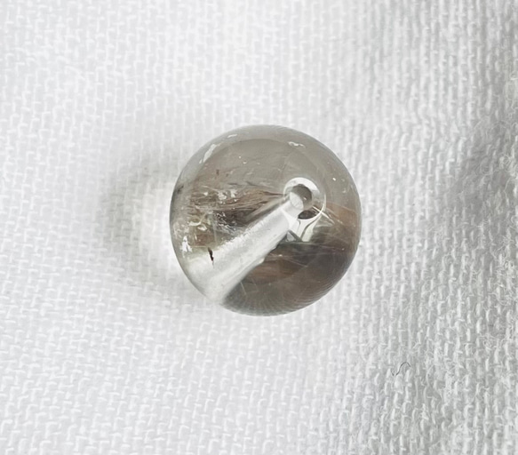 【AAAA 白銀針水晶 プラチナ タイチン ブルッカイト ルチルクォーツ 9.7mm玉 1粒売】 天然石ビーズ　現物 6枚目の画像