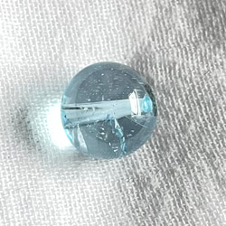 【AAAA ブルートパーズ 10.2mm玉 虹入り バラ】粒売り 天然石ビーズ 11月誕生石 現物 3枚目の画像