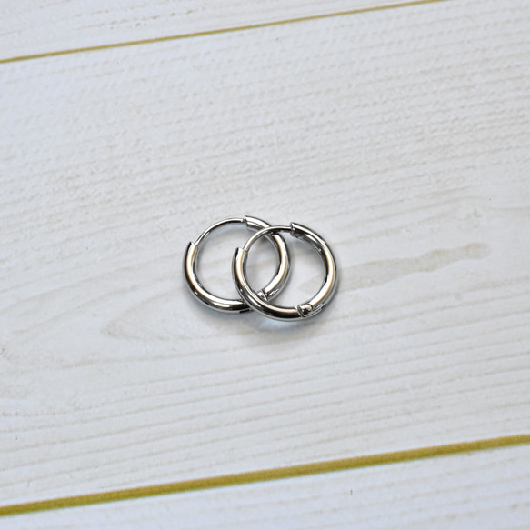 【ピアス500円セール】ワンタッチフープピアス14ｍｍ 金属アレルギーの方に＊安心・安全 サージカルステンレス 4枚目の画像