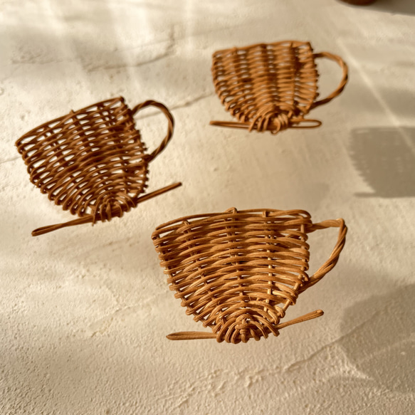 ♥️　ROSE 　♥️アンティーク風　コーヒー染め　針山　ブローチ型 tea cup rattan brooch珈琲染め ティーカップラタンブローチ ブローチ