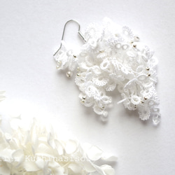 蓬鬆梭織蕾絲耳環&lt;白雪公主&gt; 第2張的照片
