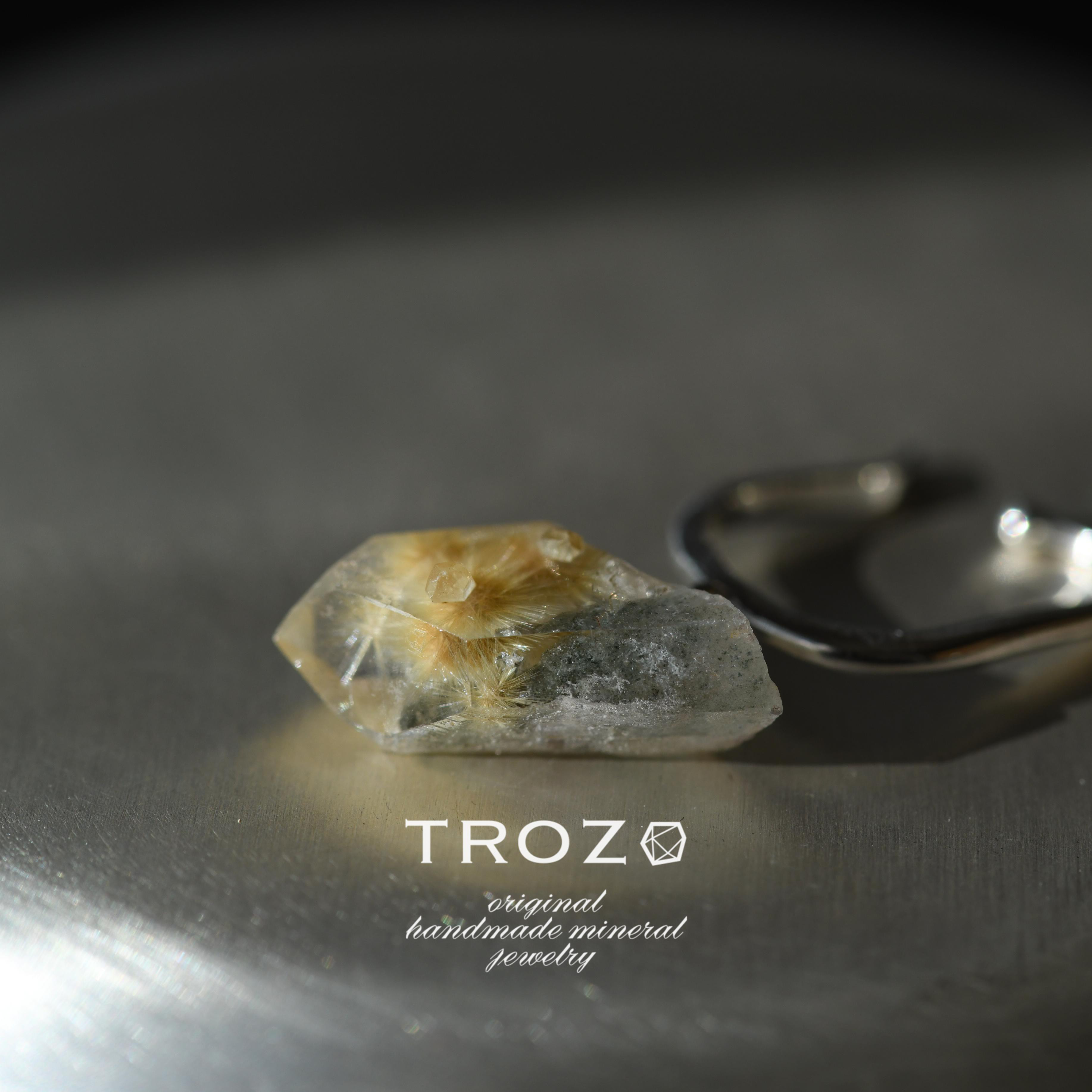 【014 Stay Gold Collection】 ルチルクォーツ 鉱物原石 SV925 イヤーカフ 天然石