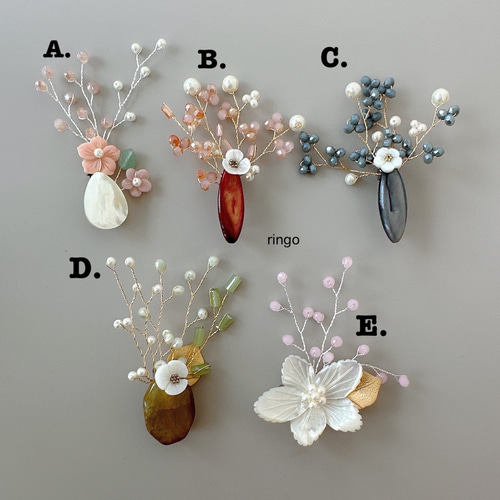 華やかさが格段にアップ5種類の天然石手作りブローチ。 ブローチ Ringo  