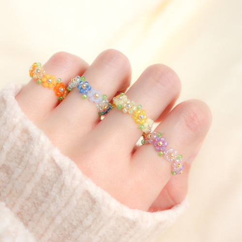 ビーズリング ✧ カラフルな花畑 ✧ 小さなお花のぷちリング (指輪