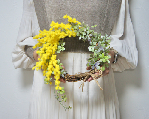 ただ今送料無料] ふわふわミモザとシュガーバインのツートンリース