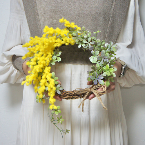 ただ今送料無料] ふわふわミモザとシュガーバインのツートンリース