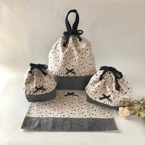 ⭐小花柄⭐巾着Mお弁当袋☆入園入学