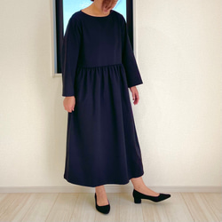 カジュアル&フォーマル ゆったり着れる切り替えギャザーワンピース