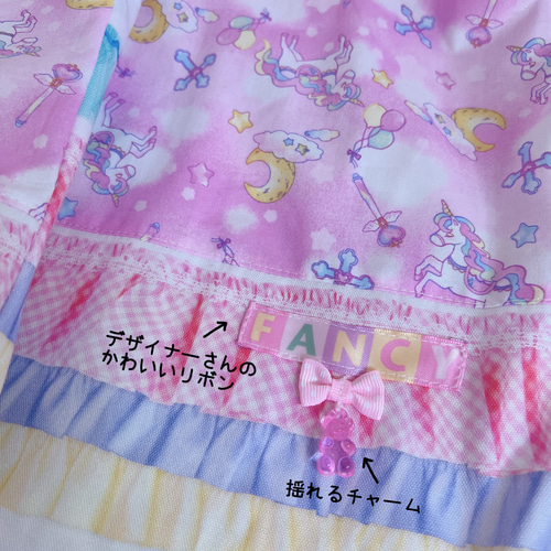 ハンドメイド☆キッズリボン☆ピンク☆大きめ☆レースと揺れるチャーム付き