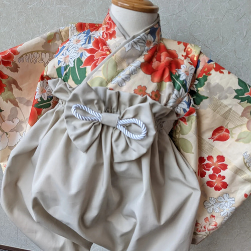 ベビー袴 和柄 牡丹 百合 ベージュ ベビー服 yu_yu 通販｜Creema(クリーマ)