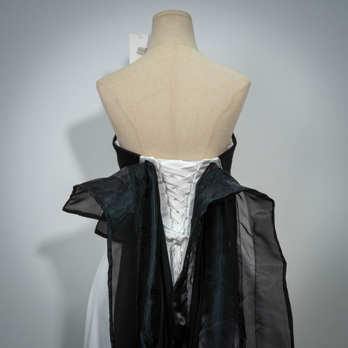 新品】2色 ベアトップ ウエディングドレス 細見えシルエットリボン  