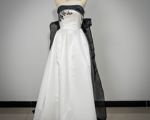 新品】2色 ベアトップ ウエディングドレス 細見えシルエットリボン  