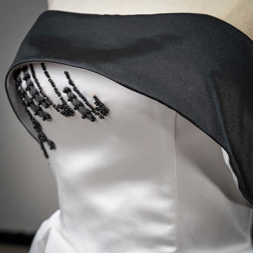 新品】2色 ベアトップ ウエディングドレス 細見えシルエットリボン  