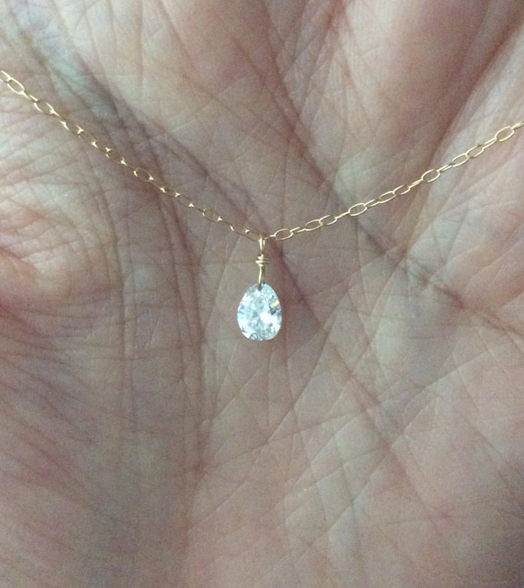 氷の雫みたいな涙型ダイヤの一粒ネックレス 0.24ct  K18 上品 シンプル 大人可愛い 普段使い 11枚目の画像