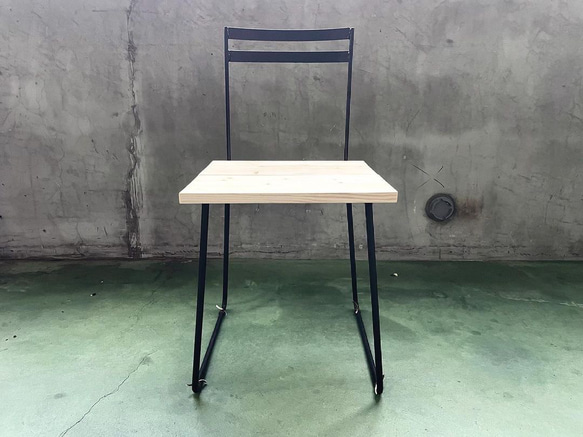 【PT-C01】アイアンと木のシンプルなチェア　ダイニングテーブル・デスク用　鉄脚椅子　無垢材 1枚目の画像