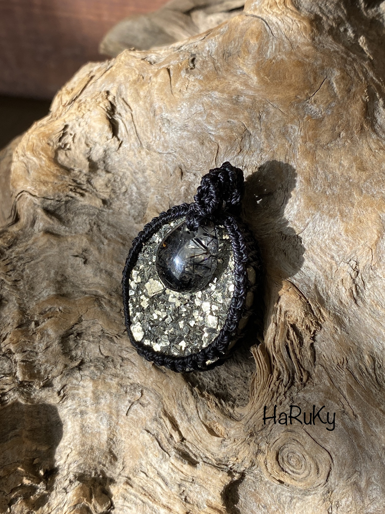 ♢キューブパイライトとブラックルチル マクラメペンダントトップ 02 オプションが３つ！ 天然石